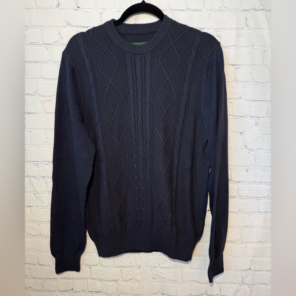 David Taylor size medium navy cable knit crew neck